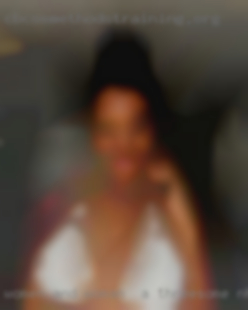Women and men sexing naked on each woman for a threesome NH.